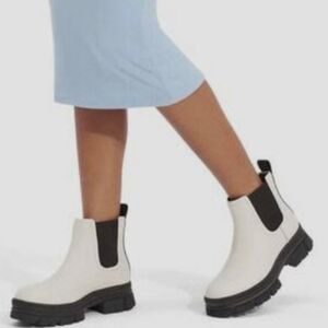 Sz 7 Chunky Chelsea Boots for Women Faux-Leather - Bone White